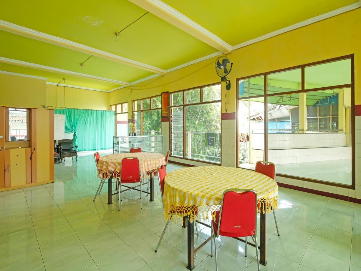 Collection O 91914 Hotel Citra Dewi 2 Int'S Semarang Exteriör bild